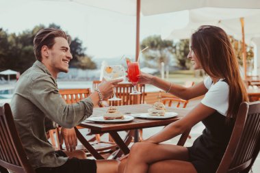 Kaç tatil zevk ve kokteyl - bahar ve yaz içme