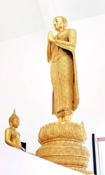 Estatua Buda Oro Hermoso Fondo Blanco — Foto de Stock