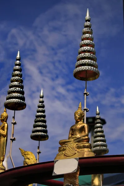 Top Pagode Tailândia Céu Pano Fundo — Fotografia de Stock