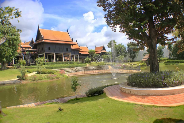 Thailändsk Stil Hus Med Trädgård — Stockfoto