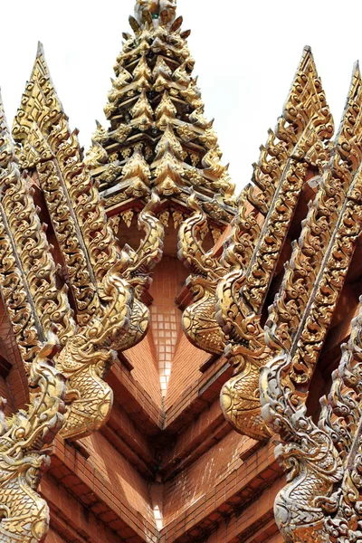 Pagod Med Templet Taket Thailand — Stockfoto