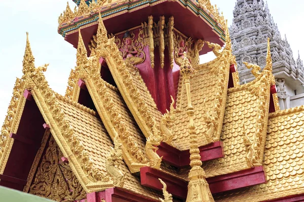 Pagod Med Templet Taket Thailand — Stockfoto