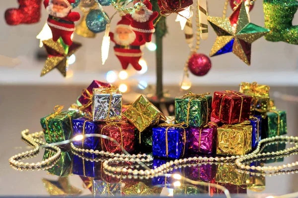 Albero Natale Con Illuminazione Decorativa Bellissimi Accessori — Foto Stock