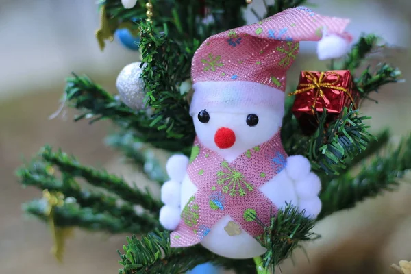 Boneco Neve Árvore Natal Com Decorações Dias Especiais — Fotografia de Stock