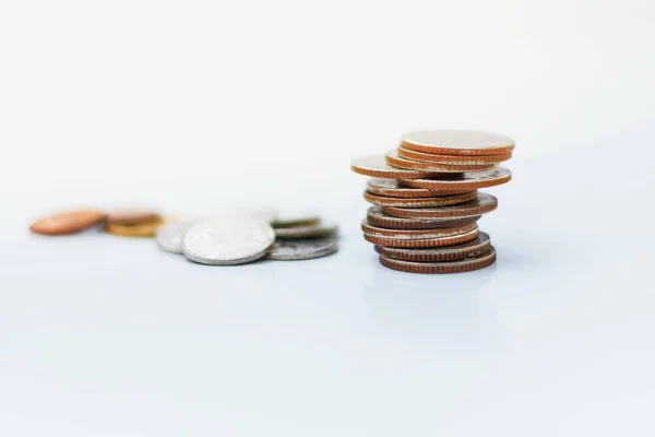 Het Concept Van Het Besparen Van Geld Een Witte Achtergrond — Stockfoto