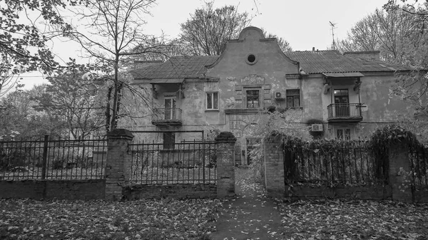 Black White Photo Old Ancient House Facade Historic Building — Stock Photo, Image