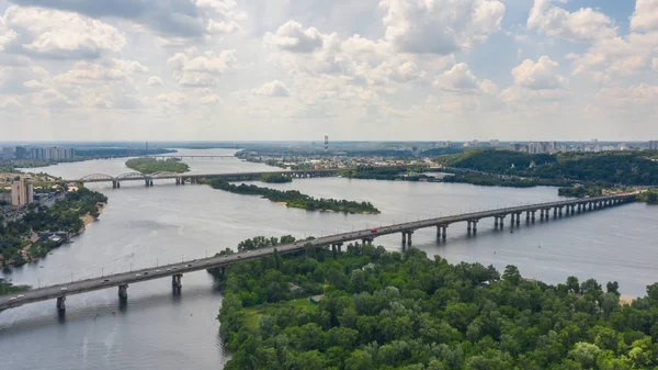 Vista Aerea Dall Alto Dal Drone Sul Ponte Sopra Fiume — Foto Stock