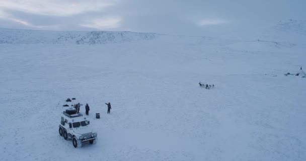 Vidéo Arctique Capturant Partir Drone Grand Camp Yourtes Manège Sur — Video