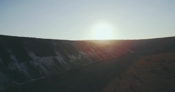 Muy hermosa captura de vídeo con dron en la naturaleza en el otoño . — Vídeos de Stock