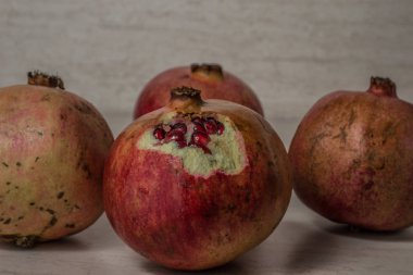 masada, tahıl ile büyük olgun sulu nar