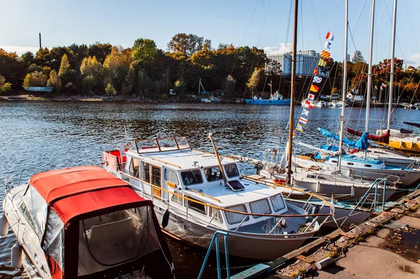 Pequeños Barcos Muelle — Foto de Stock