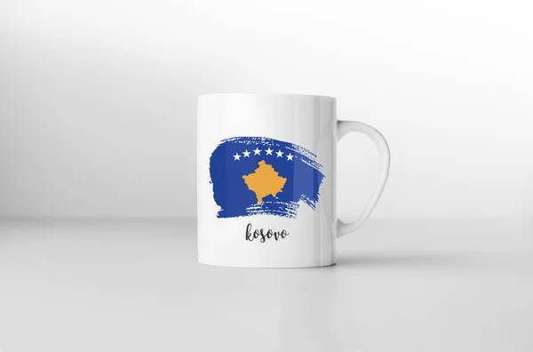 Caneca Lembrança Bandeira Kosovo Fundo Branco Renderização — Fotografia de Stock