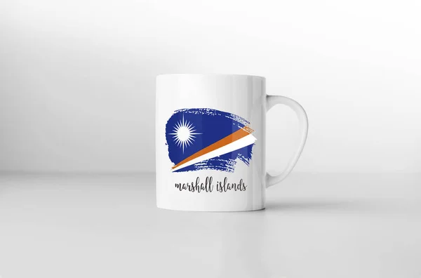 Caneca Lembrança Bandeira Das Ilhas Marshall Fundo Branco Renderização — Fotografia de Stock