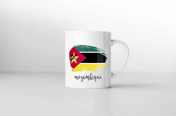 Мозамбикский Флаг Сувенирная Кружка Белом Фоне Рендеринг — стоковое фото