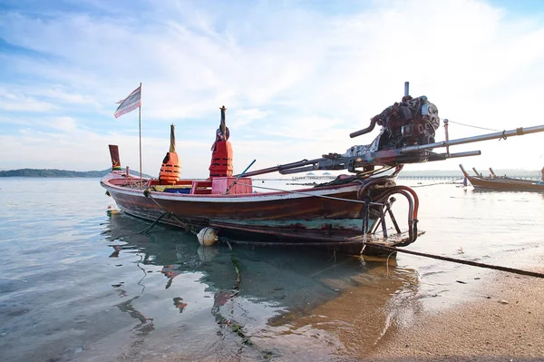 Barco Cola Larga Tradicional Playa Phuket Tailandia — Foto de Stock