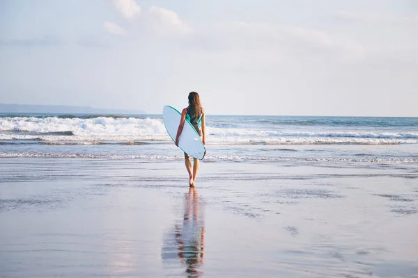 Pretty Young Woman Holding Surf Board Sea Shore — Stock Photo, Image