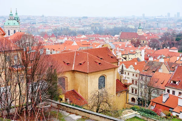 Cityscape Com Telhados Azulejos Vermelhos Vista Praga República Checa — Fotografia de Stock