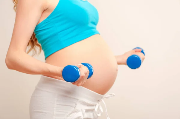 Ćwiczenia Ciąży Kobieta Białym Tle — Zdjęcie stockowe