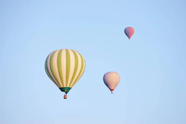 Balony Przeciw Błękitne Niebo — Zdjęcie stockowe