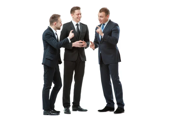 Longitud Completa Tres Personas Negocios Alegres Formalwear Discutir Algo Gesto — Foto de Stock