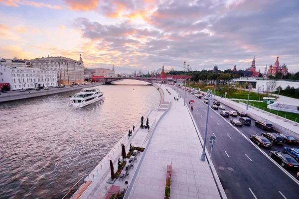 Piękny Widok Zachód Słońca Rzece Moskwa — Zdjęcie stockowe