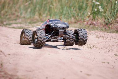 kumlu yollarda Yarış araba modeli yakından görmek radyo kontrollü.