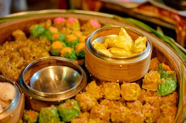 Geleneksel Tay gece Pazar sokak gıda görünümünü yakın çekim.