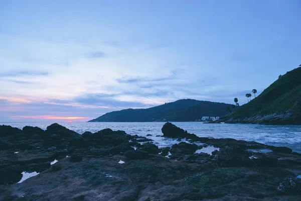 Hermosa Vista Con Mar Piedras Cielo Atardecer — Foto de Stock