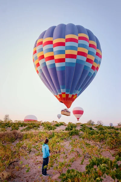 Célèbre Visite Touristique Cappadoce Anatolie Des Ballons Dans Ciel — Photo