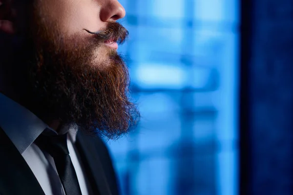 Close Jovem Barbudo Com Bigode — Fotografia de Stock