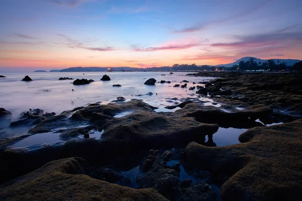Красивий Краєвид Різнокольоровими Хмарами Заходу Сонця Морі — стокове фото