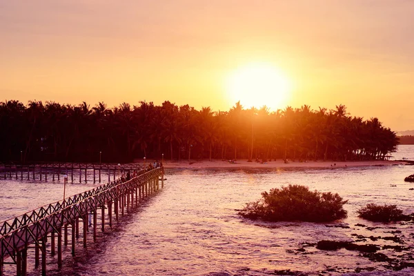 Zonsondergang Kust Houten Brug Cloud Strand Siargao Eiland Filipijnen — Stockfoto