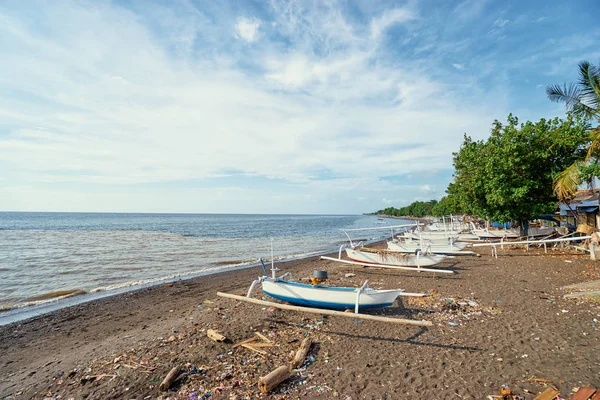 Hermosa Vista Del Océano Playa Barcos Pesca Indonesios —  Fotos de Stock