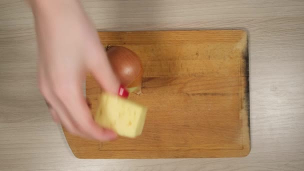 Malzemeler bir kesme tahtası, 4 k döşeme — Stok video