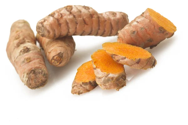 Radice Curcuma Alcune Fette Sfondo Bianco — Foto Stock