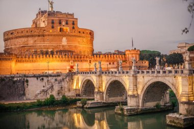 Rome, İtalya - 8 Eylül, 2016: ışıklı Hadrian'ın Türbesi