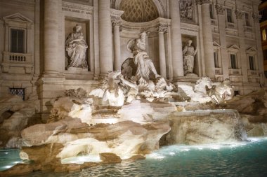 Rome, İtalya - 8 Eylül, 2016: Trevi Çeşmesi aydınlatılmış