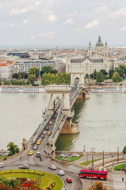 Zincir Köprü ve Gresham Palace Budapeşte, Macaristan