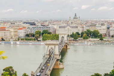 Zincir Köprü ve Gresham Palace Budapeşte, Macaristan