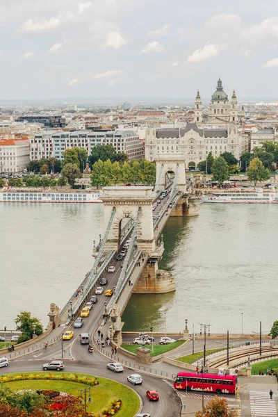 Zincir Köprü ve Gresham Palace Budapeşte, Macaristan