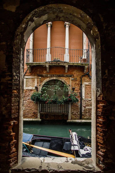 İtalya güzel şehir Venedik canal və eski evler