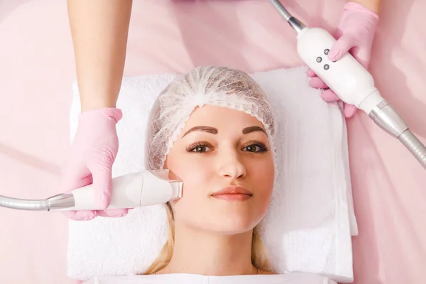 Bellezza Persone Salute Spa Concetto Giovane Donna Con Maschera Facciale — Foto Stock