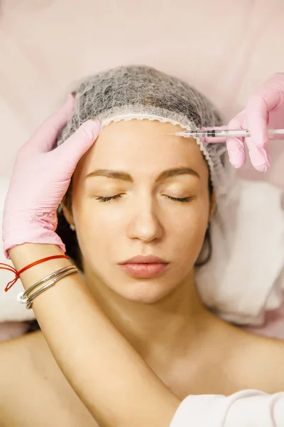 Young Woman Getting Facial Mask Beauty Salon — Stock Photo, Image