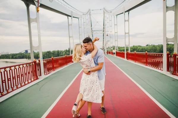 Young Stylish Couple Posing Pedestrian Bridge — Stock Photo, Image