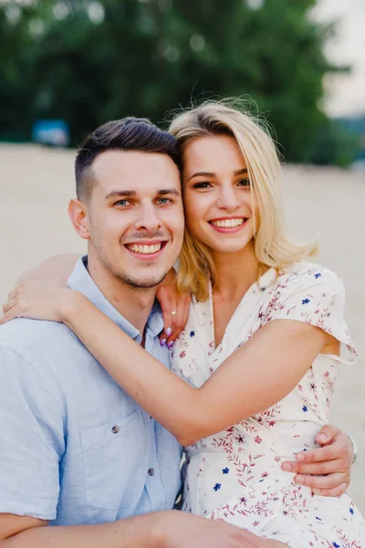 Portrait Beautiful Couple Posing Hugging — Stock Photo, Image