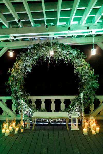 Arco Floral Decorativo Con Velas Asiento — Foto de Stock