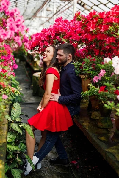 Young Beautiful Couple Girl Red Dress Man Blue Shirt Stand — Stock Photo, Image