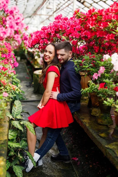 Young Beautiful Couple Girl Red Dress Man Blue Shirt Stand — Stock Photo, Image