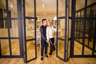 mutfakta eğlenmek güzel çift 