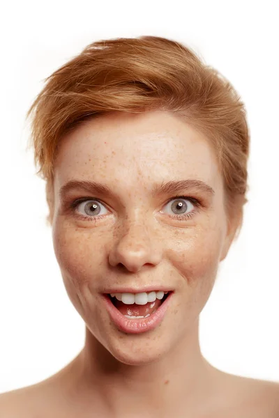 Głowa Portret Młodej Pięknej Zaskoczeni Kobieta Zaskoczony Szoku Niespodzianka Usta — Zdjęcie stockowe